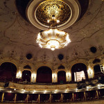 Operett nézőtér csillárok